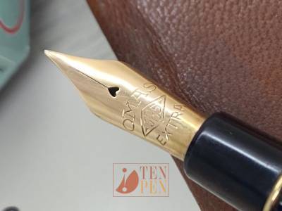 OMAS 556/S GOLD FILLED CAP | Tenpen - By Letizia Iacopini
